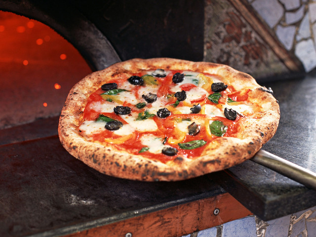 Sequestro di 4 persone: «Le rilascio in cambio di una pizza»